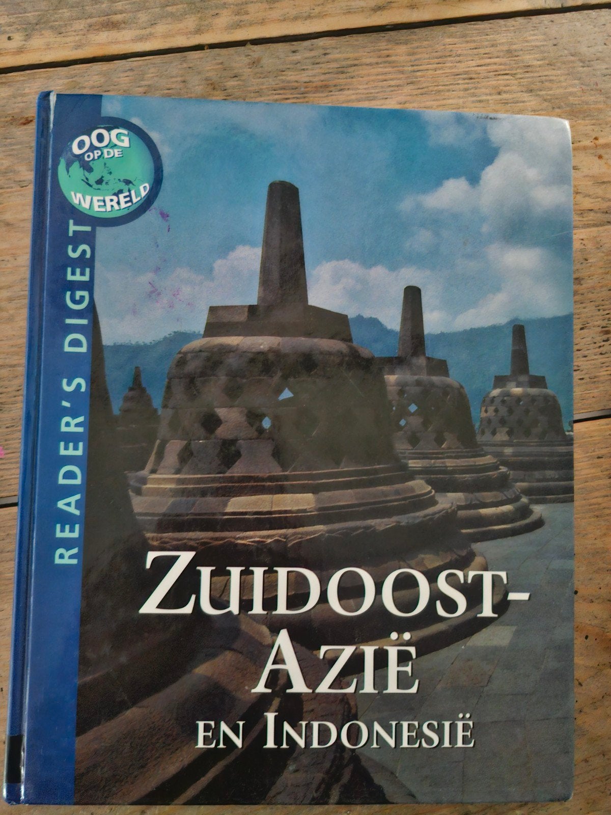 Reader's Digest Oog op de Wereld: Zuidoost-Azië en Indonesië, Ophalen of Verzenden, Reisgids of -boek, Azië, Gelezen