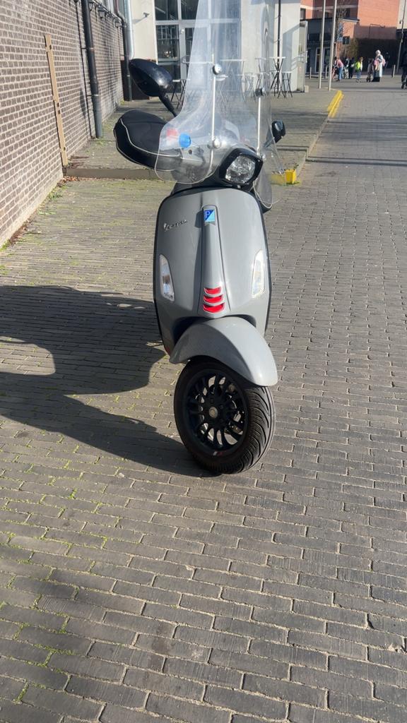 Vespa Sprint Nardo Grey 2019 - Snor (A-plaat), Ophalen, Gebruikt, Overige modellen, 0 versnellingen