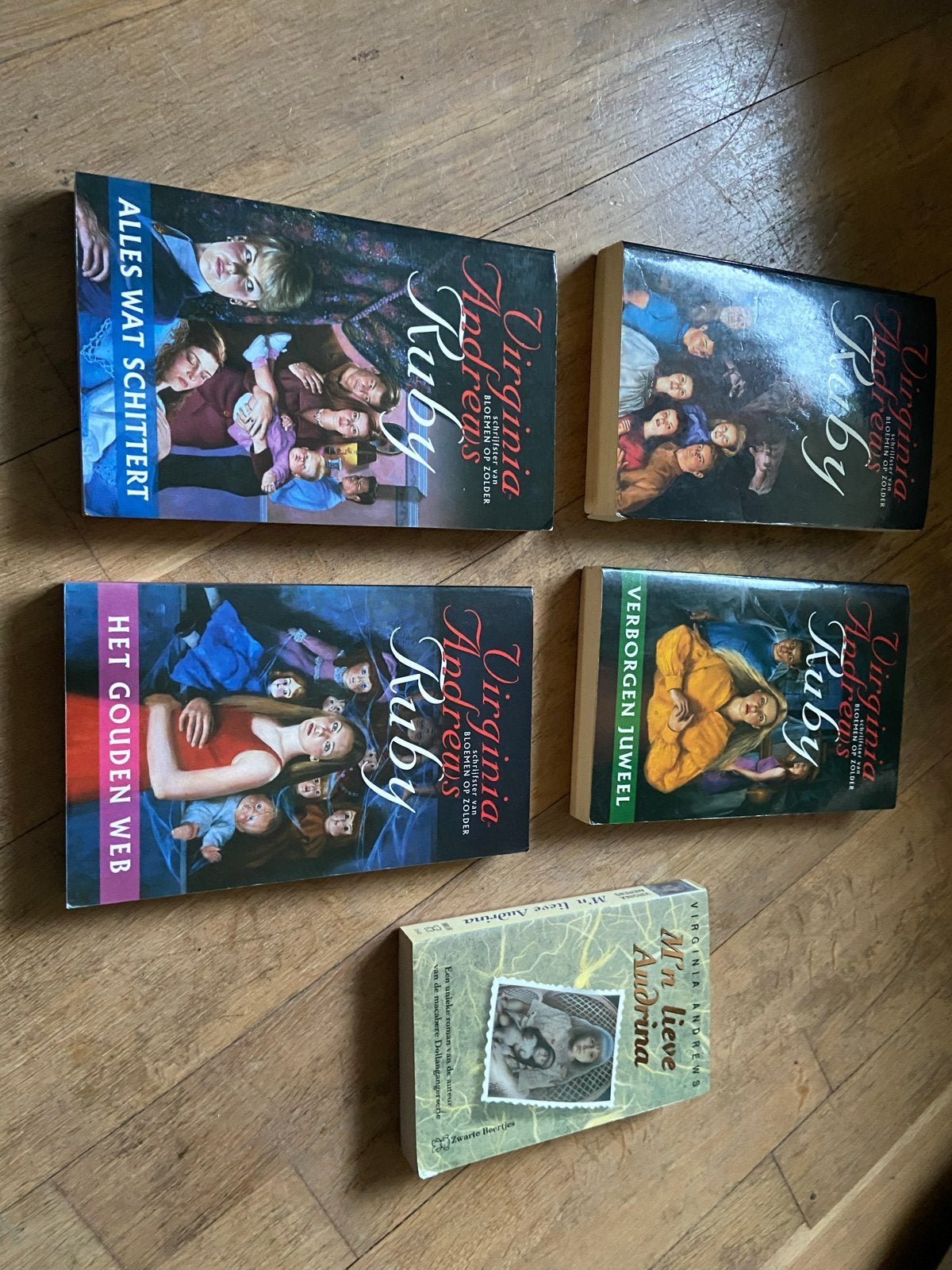 Virginia Andrews boeken - Ruby serie en M'n lieve Audrina, Boeken, Ophalen, Gelezen, Nederland