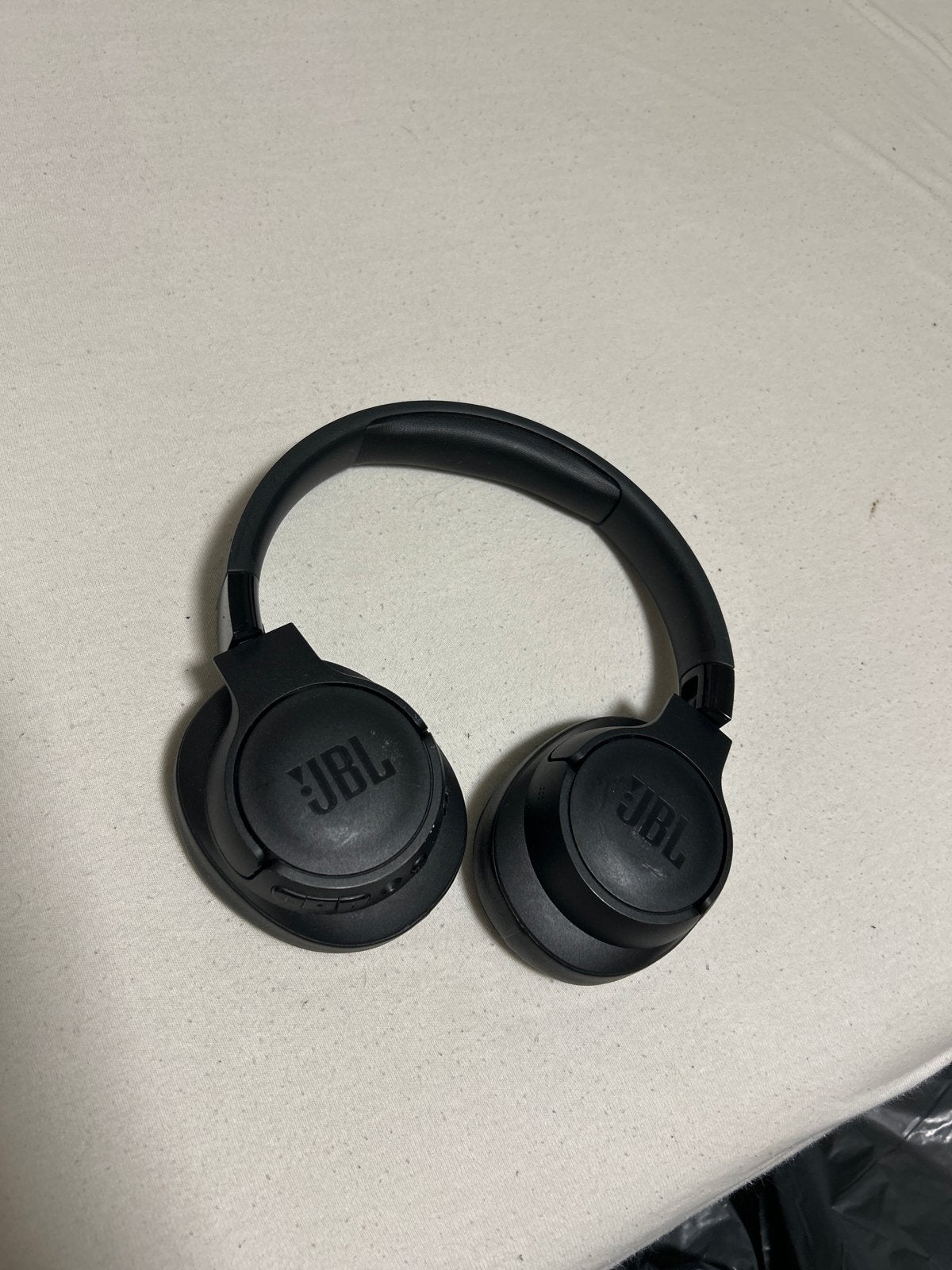 JBL Tune 710BT Draadloze Over-ear Koptelefoon Zwart, Gebruikt, JBL, Bluetooth, Ophalen of Verzenden