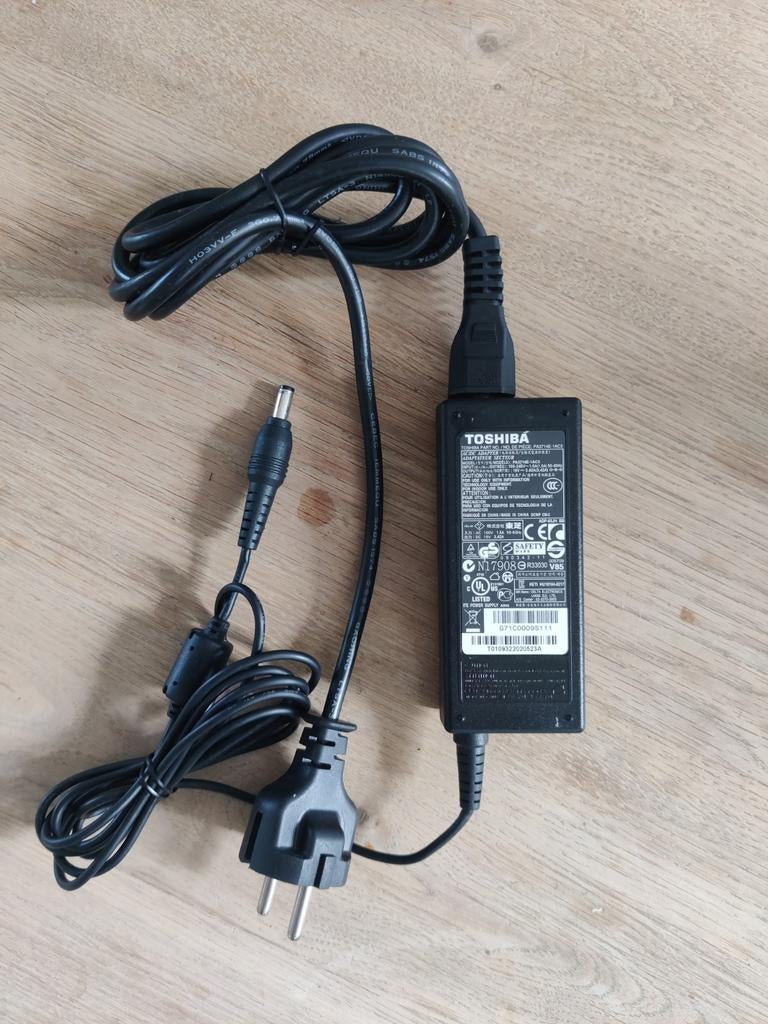 Toshiba Laptop Oplader Adapter PA3714E-1AC3 19V 3.42A, Computers en Software, Laptop-opladers, Ophalen of Verzenden, Zo goed als nieuw