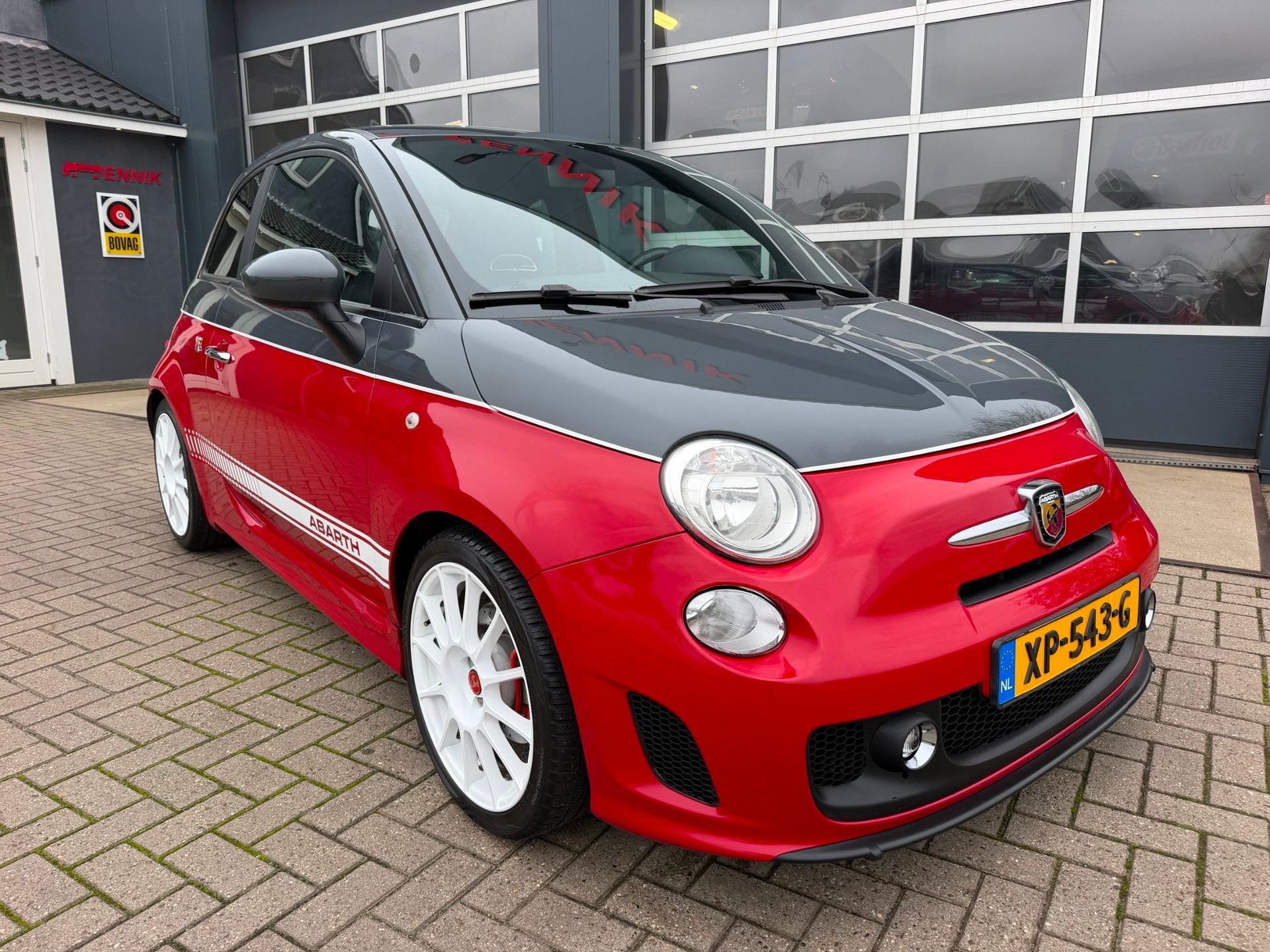 Fiat 500 1.4-16V Abarth Esseesse / Clima / Carplay / Top Sta, Voorwielaandrijving, Zwart, 4 cilinders, Bedrijf