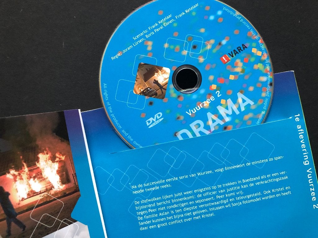 Boekje met 12 DVD’s over Kunst & Cultuur  publieke omroep., Ophalen of Verzenden, Zo goed als nieuw, Overige onderwerpen