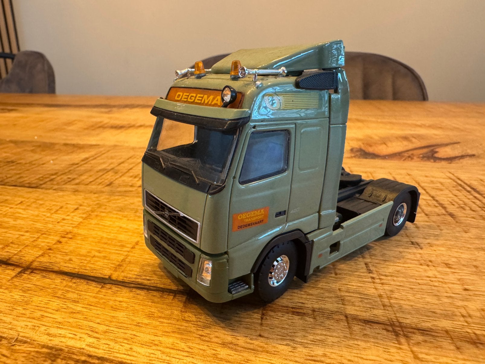 Tekno Oegema Volvo FH – B-keus / onderdelen, Hobby en Vrije tijd, Modelauto's | 1:50, Ophalen, Zo goed als nieuw, Bus of Vrachtwagen