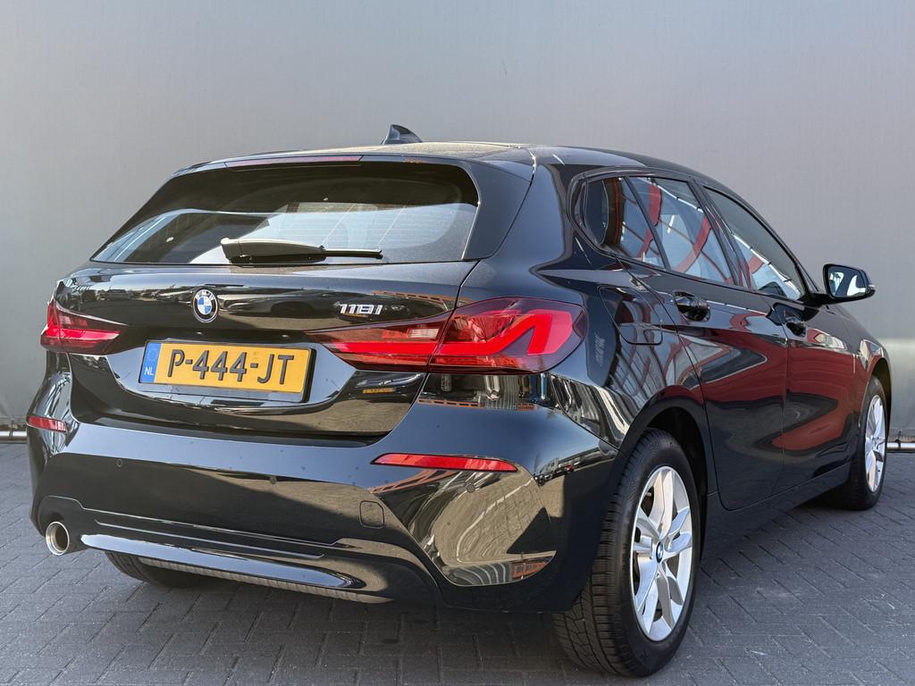 BMW 1-serie BWJ 2022 118i 136 PK Business Edition AUTOMAAT |, Auto's, BMW, 136 pk, Gebruikt, Met garantie (alle), Leder en Stof