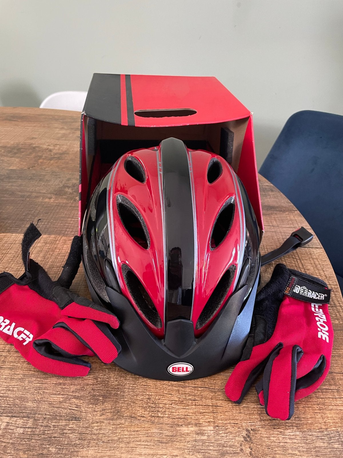 Bell Fietshelm Rood/Zwart met bijpassende handschoenen, Ophalen of Verzenden, Zo goed als nieuw, M, Heer of Dame