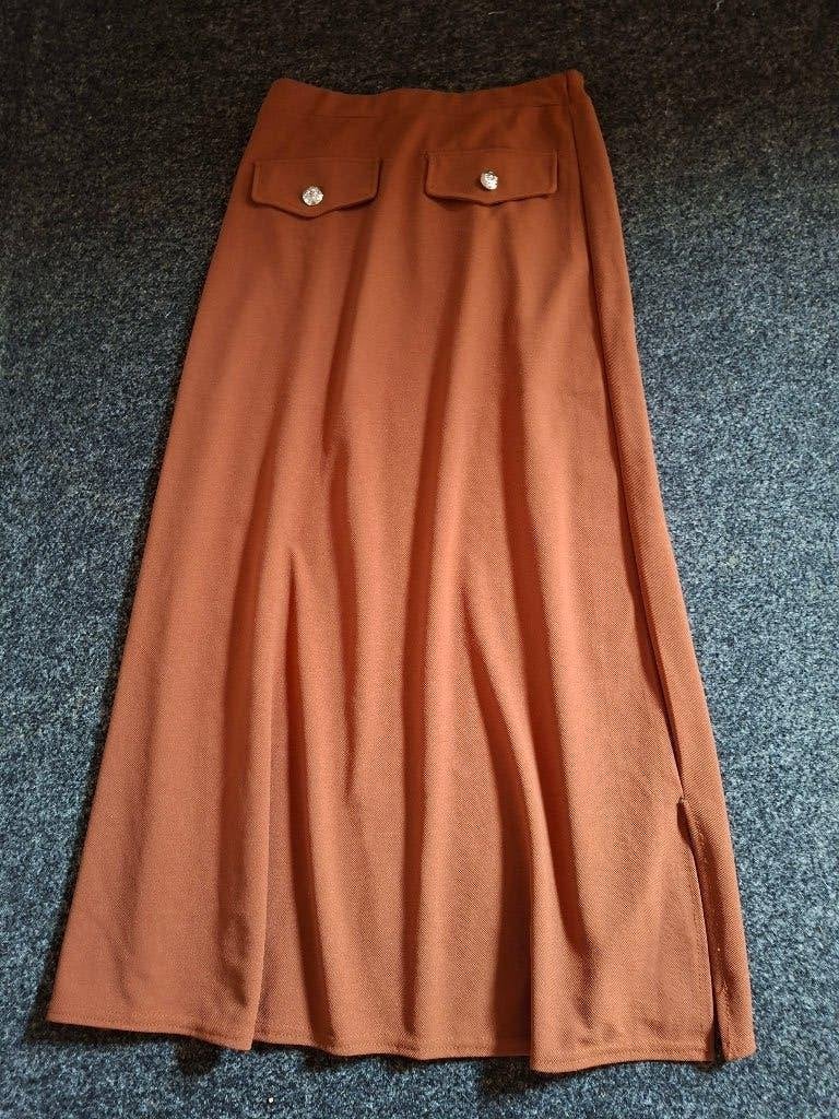 lange rok. Cognac bruin. Mt M. 2 zakkleppen aan de voorkant., Kleding | Dames, Maat 38/40 (M), Made in Italy, Bruin, Ophalen of Verzenden
