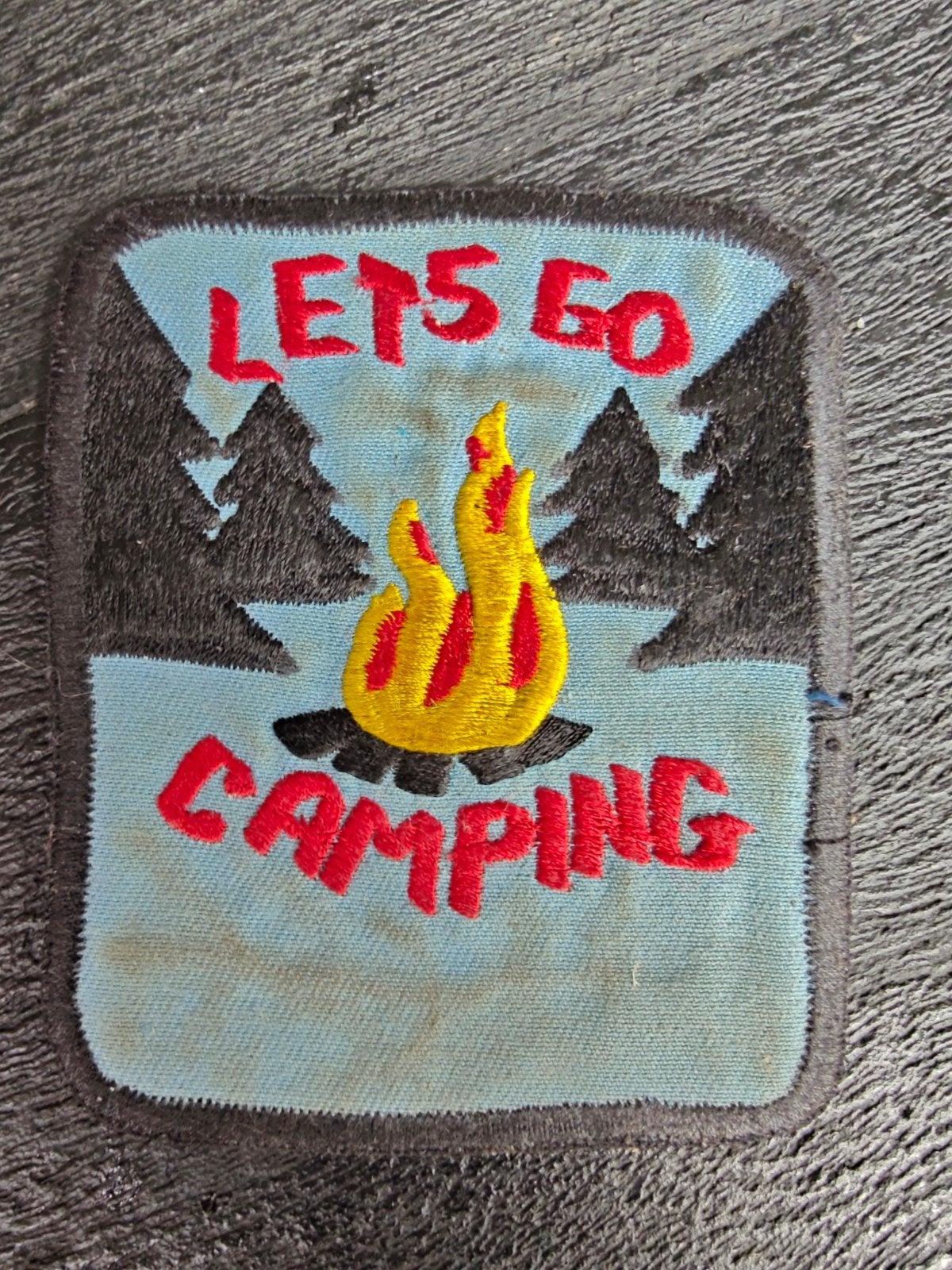 Vintage embleem" Lets Go Camping", Ophalen of Verzenden