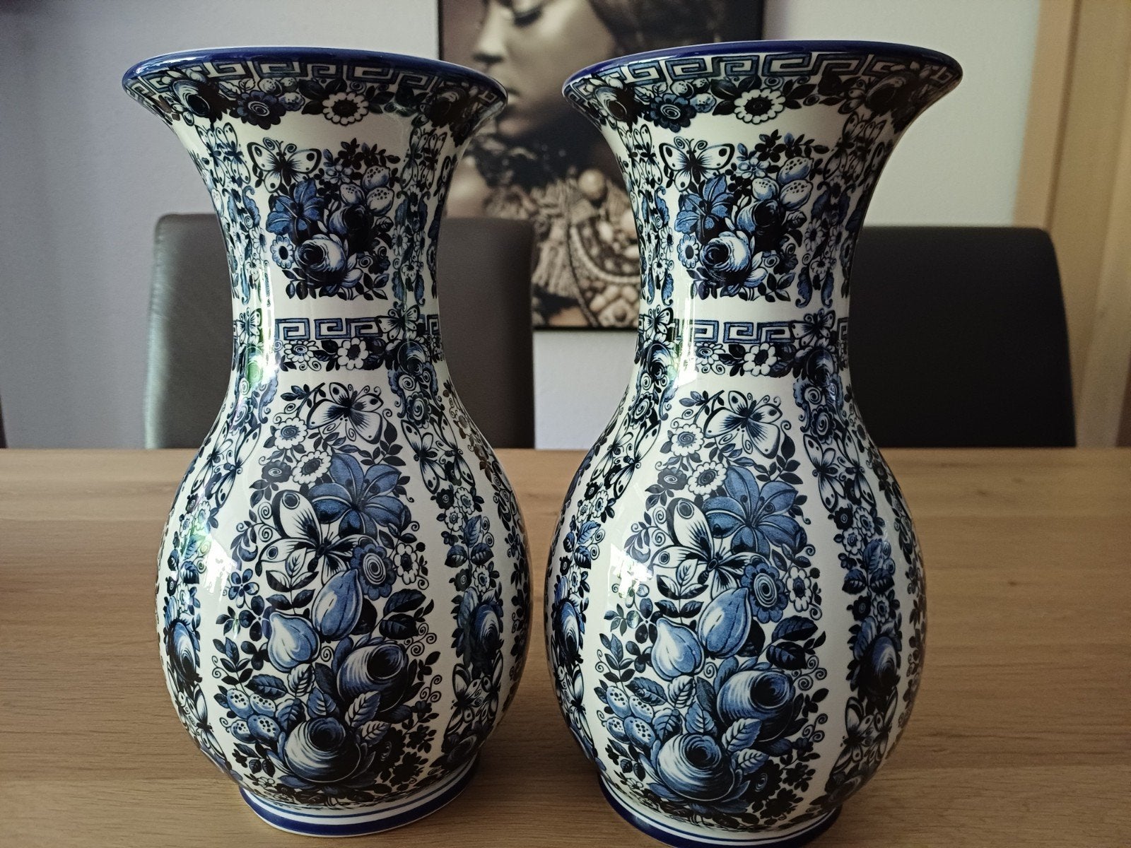 Te koop: 2 Delfia Delfts Blauwe vazen - zie tekst!, Antiek en Kunst, Ophalen