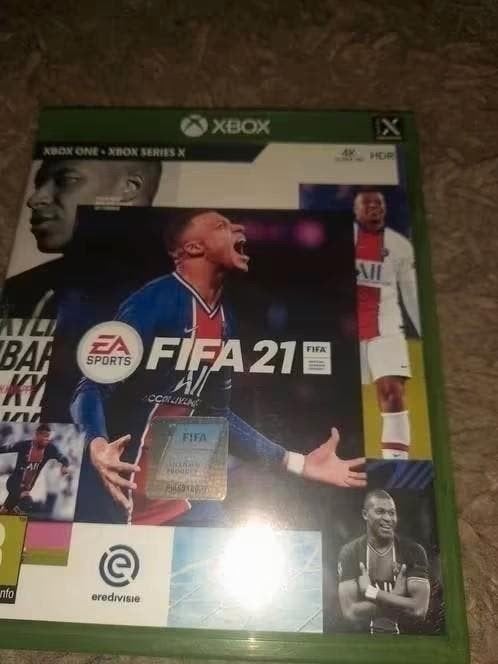 FIFA 21 Xbox One / Xbox Series X - Voetbalgame, Ophalen of Verzenden, Zo goed als nieuw, Eén computer, Sport