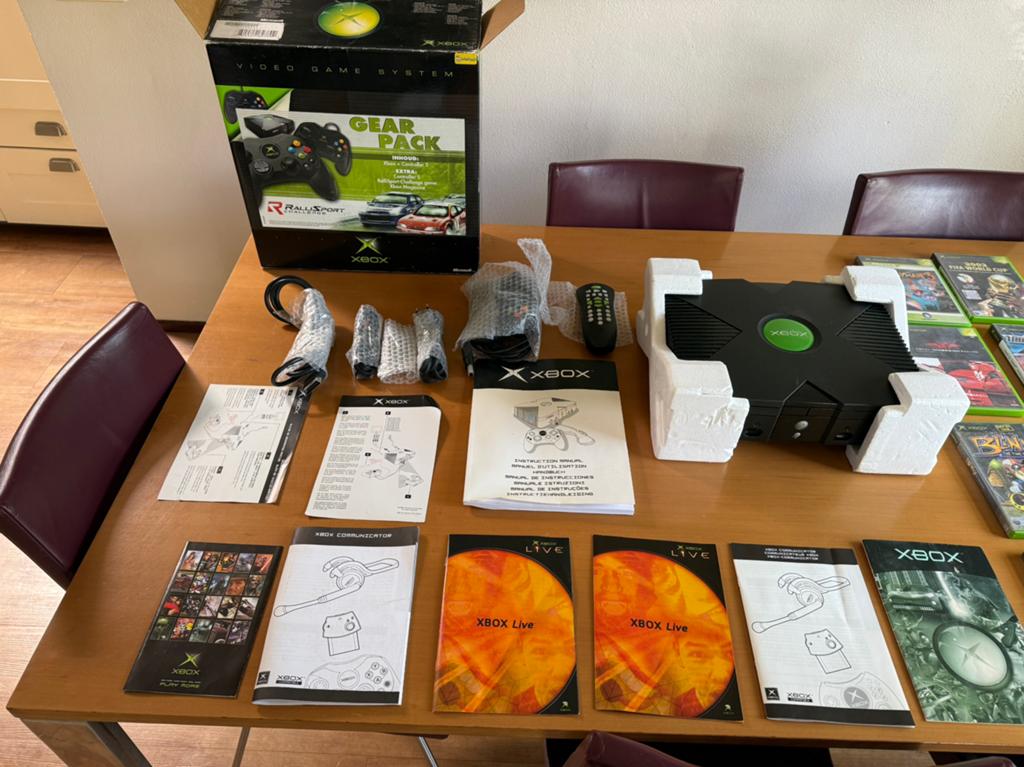 Xbox Original met doos + aankoopbon + 10 spellen, Spelcomputers en Games, Spelcomputers | Xbox Original, Ophalen, Zo goed als nieuw
