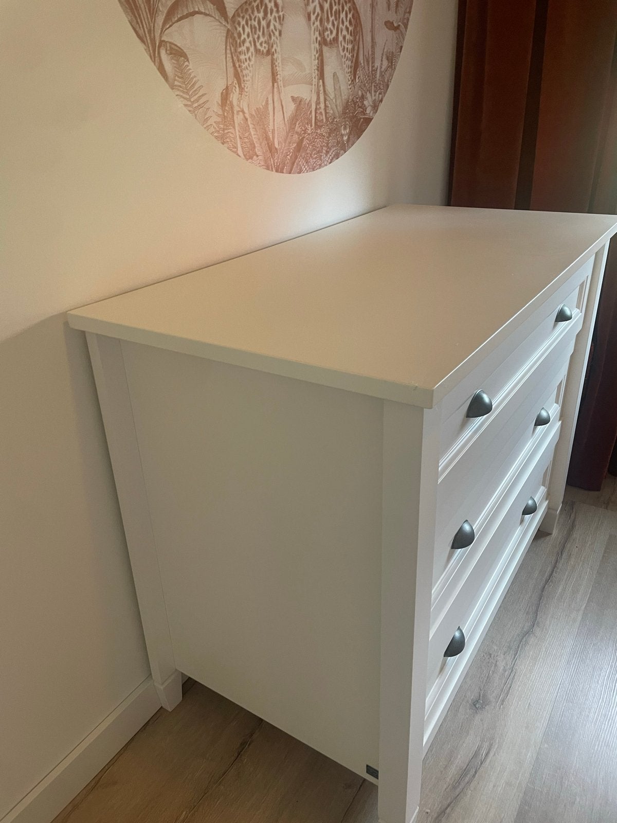 Stevige commode babykamer met veel opbergruimte, Kinderen en Baby's, Kinderkamer | Commodes en Kasten, Ophalen, Gebruikt, 50 tot 70 cm
