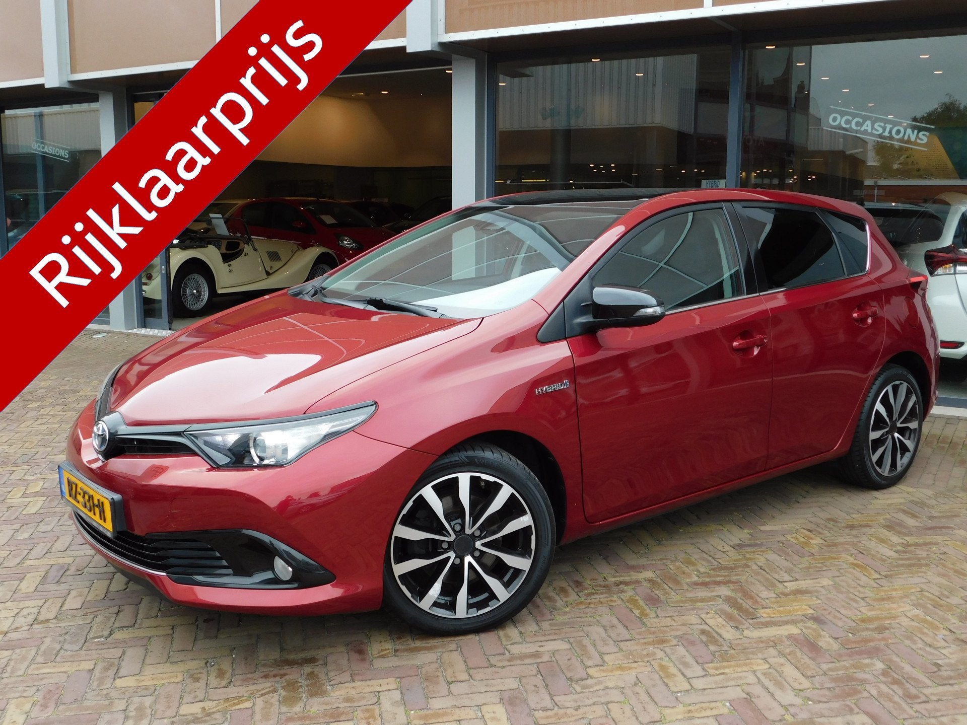 Toyota Auris 1.8 Hybrid Black Edition (bj 2018, automaat), Auto's, Gebruikt, Euro 6, 4 cilinders, Origineel Nederlands