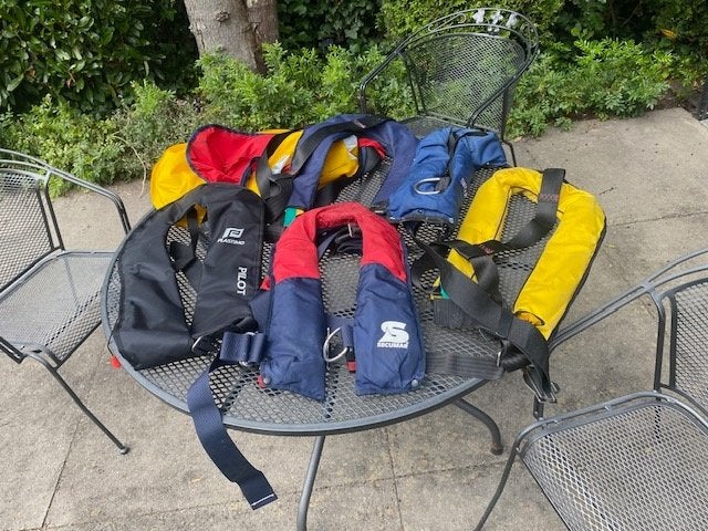 Opblaasbare zwemvesten, Watersport en Boten, Watersportkleding, Ophalen, Gebruikt, Dame of Heer, Reddingsvest of Zwemvest