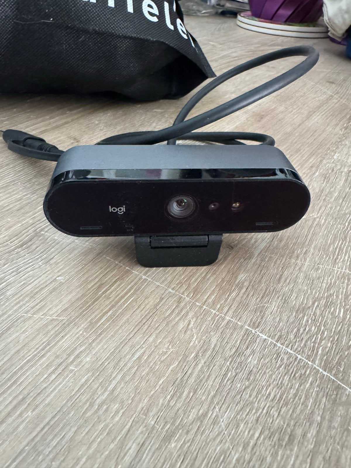 Logitech Brio 4K Webcam - Ultra HD Videogesprekken, Computers en Software, Ophalen of Verzenden, Zo goed als nieuw, Windows, Monitorclip