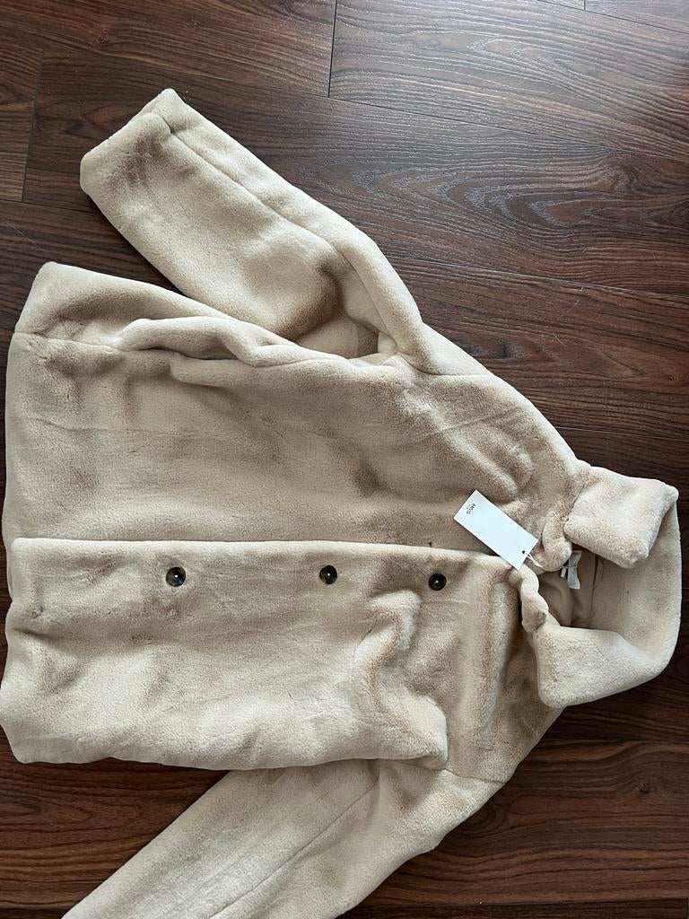 Nieuwe beige faux fur jas - Maat M, Ophalen of Verzenden, Nieuw, Maat 38/40 (M), Beige