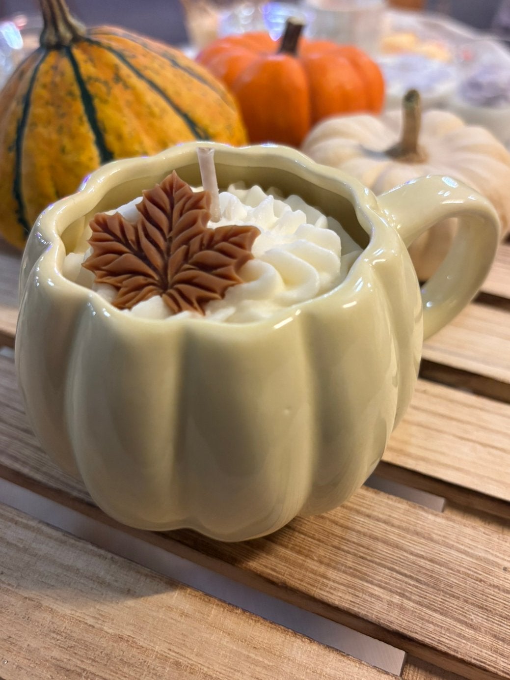 Herfst kaars - Beige pompoen mok, Ophalen of Verzenden, Beige, Kaars