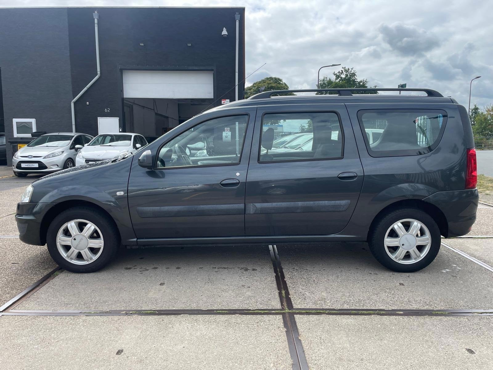 Dacia Logan MCV 1.6 Blackline, Auto's, Dacia, 4 cilinders, 620 kg, 49 €/maand, Origineel Nederlands