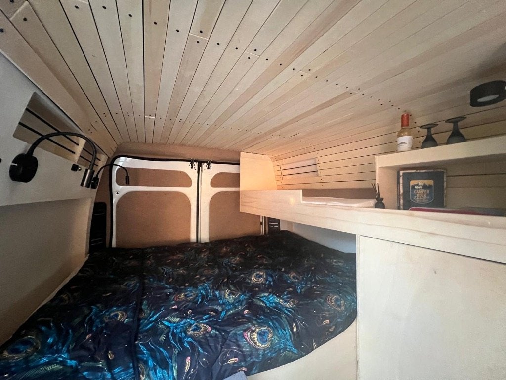Ruime 2+1 Peugeot L2 buscamper - 2015, klaar voor vertrek!, Caravans en Kamperen, Campers, Overige merken, Buscamper of Camperbus