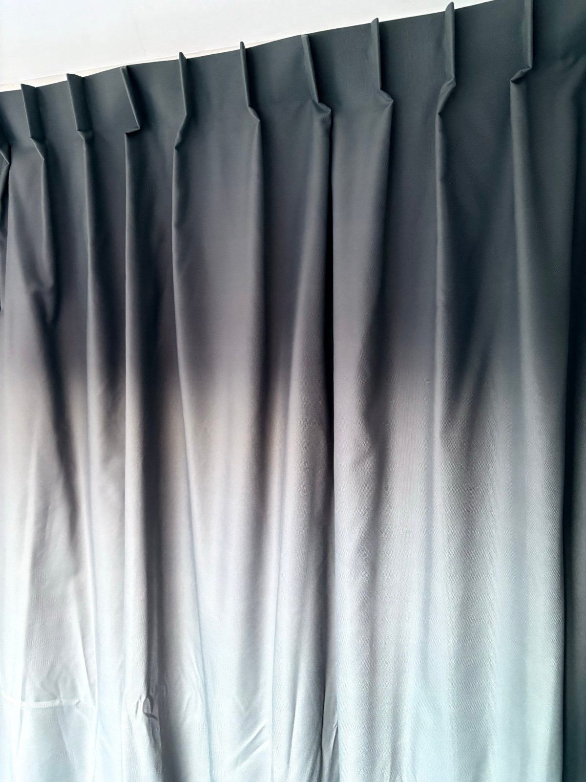 8236 lichtgrijs isolerend gordijn 110x230 cm, Huis en Inrichting, Isolerend, Nieuw, Ophalen of Verzenden, Gordijn