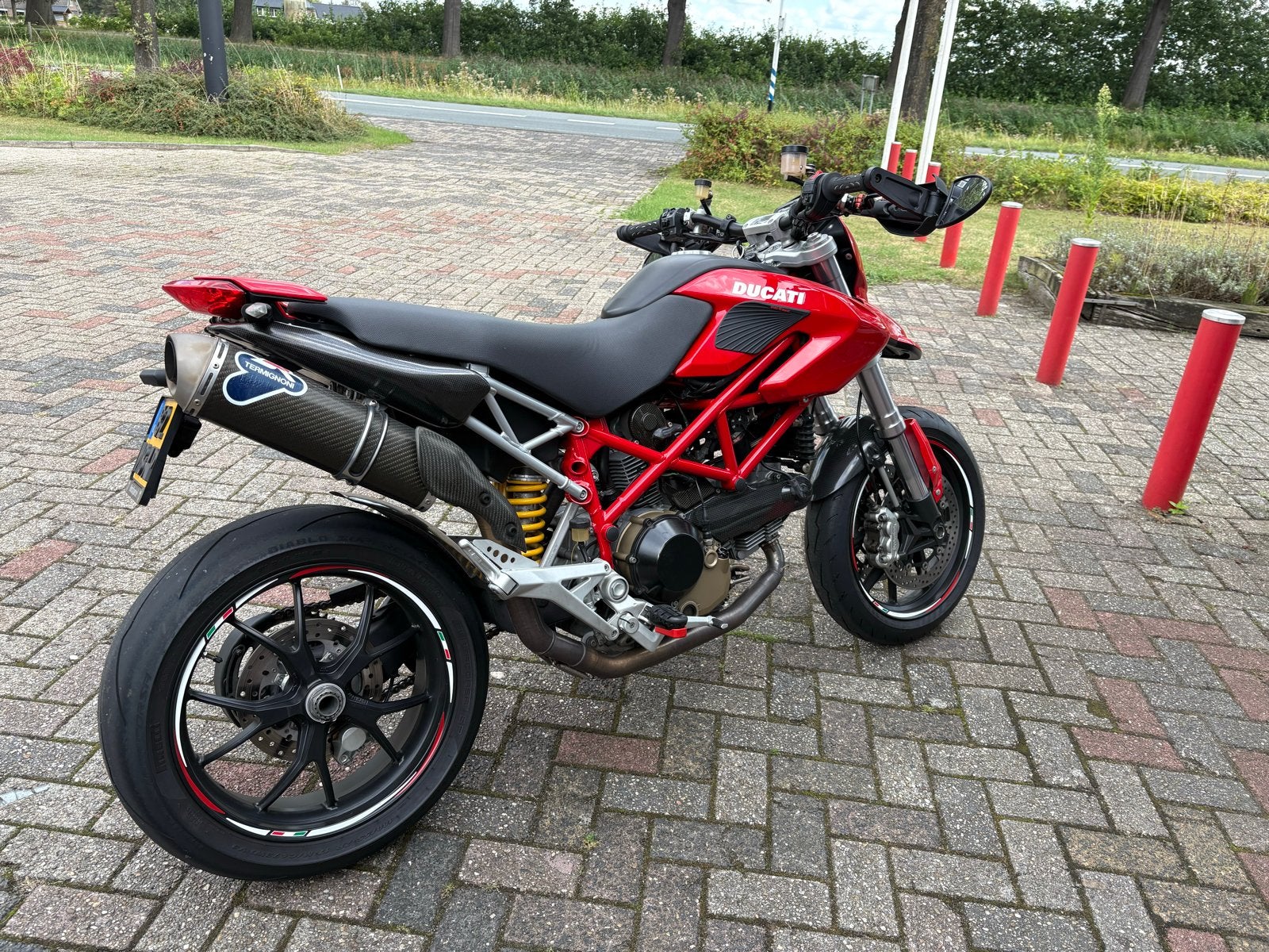 Ducati Hypermotard met Termignoni uitlaat en carbon, Ophalen, Gebruikt