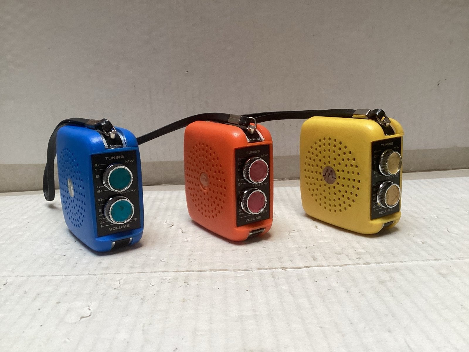 3 Vintage Jaren '70 Mini Radio's, Ophalen, Niet werkend, Radio