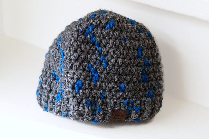 Grijs met blauwe muts voor volwassene, handgemaakt, Maat 38/40 (M), Nieuw, Ophalen of Verzenden, Handgemaakt