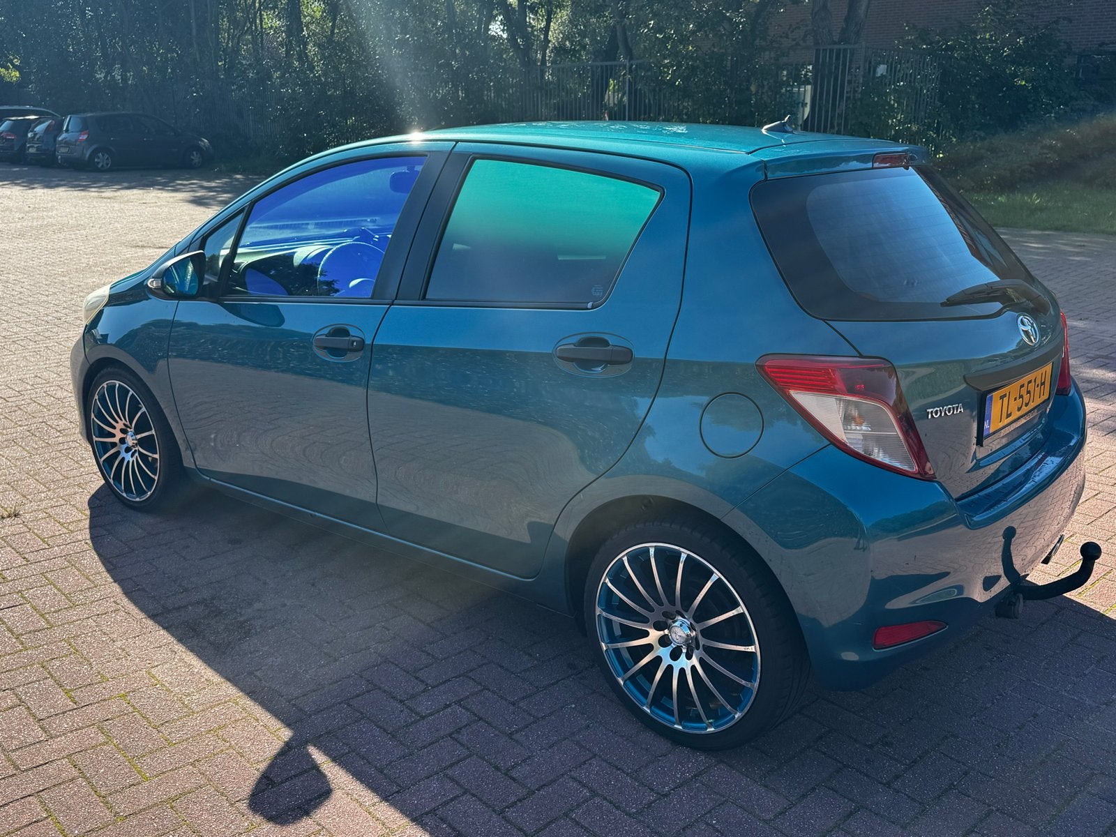 Toyota Yaris 1.3 16V Vvt-i 5DR 2012 Blauw, Auto's, Voorwielaandrijving, 40 €/maand, 4 cilinders, Blauw
