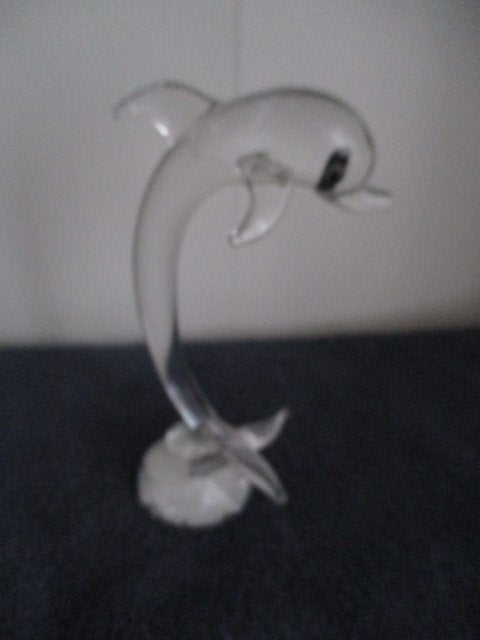 Glazen dolfijn beeldje - decoratief object, Ophalen of Verzenden, Zo goed als nieuw, Overige soorten, Beeldje of Figuurtje