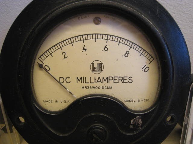 Vintage amperemeter DeJUR DC Milliamperes Analoog, -310, Doe-het-zelf en Verbouw, Meetapparatuur, Ophalen, Nieuw, Multimeter