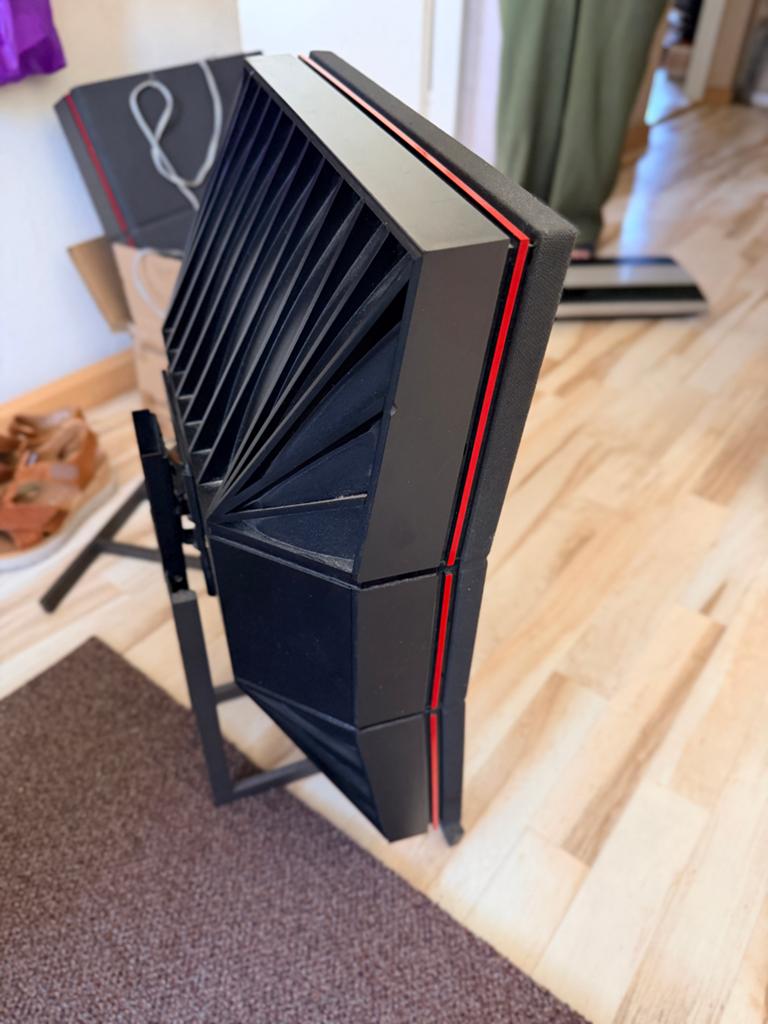 Beovox Red Line speakers op standaard - In goede staat, Gebruikt, 60 tot 120 watt, Front, Rear of Stereo speakers, Ophalen