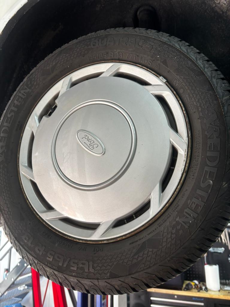 13 inch wieldoppen ford fiesta mk2, Ophalen of Verzenden, Zo goed als nieuw