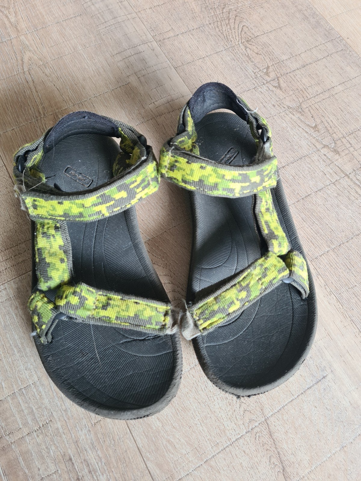Teva sandalen maat 33/34, Ophalen, Gebruikt, Jongen of Meisje, Overige typen