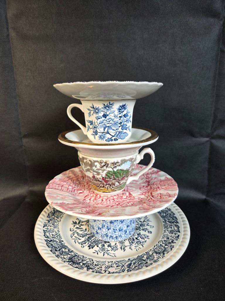 1970s Beautiful vintage China 4 tire cake stand, Ophalen of Verzenden