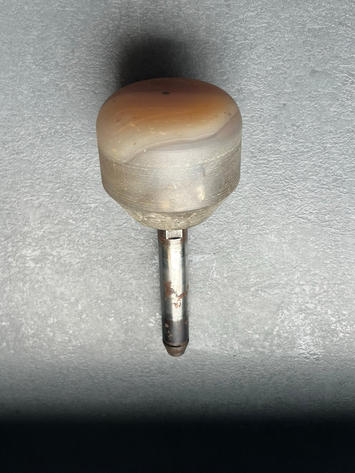 670 gr. zware agaat van een machinale vijzel., Ophalen of Verzenden, Zo goed als nieuw
