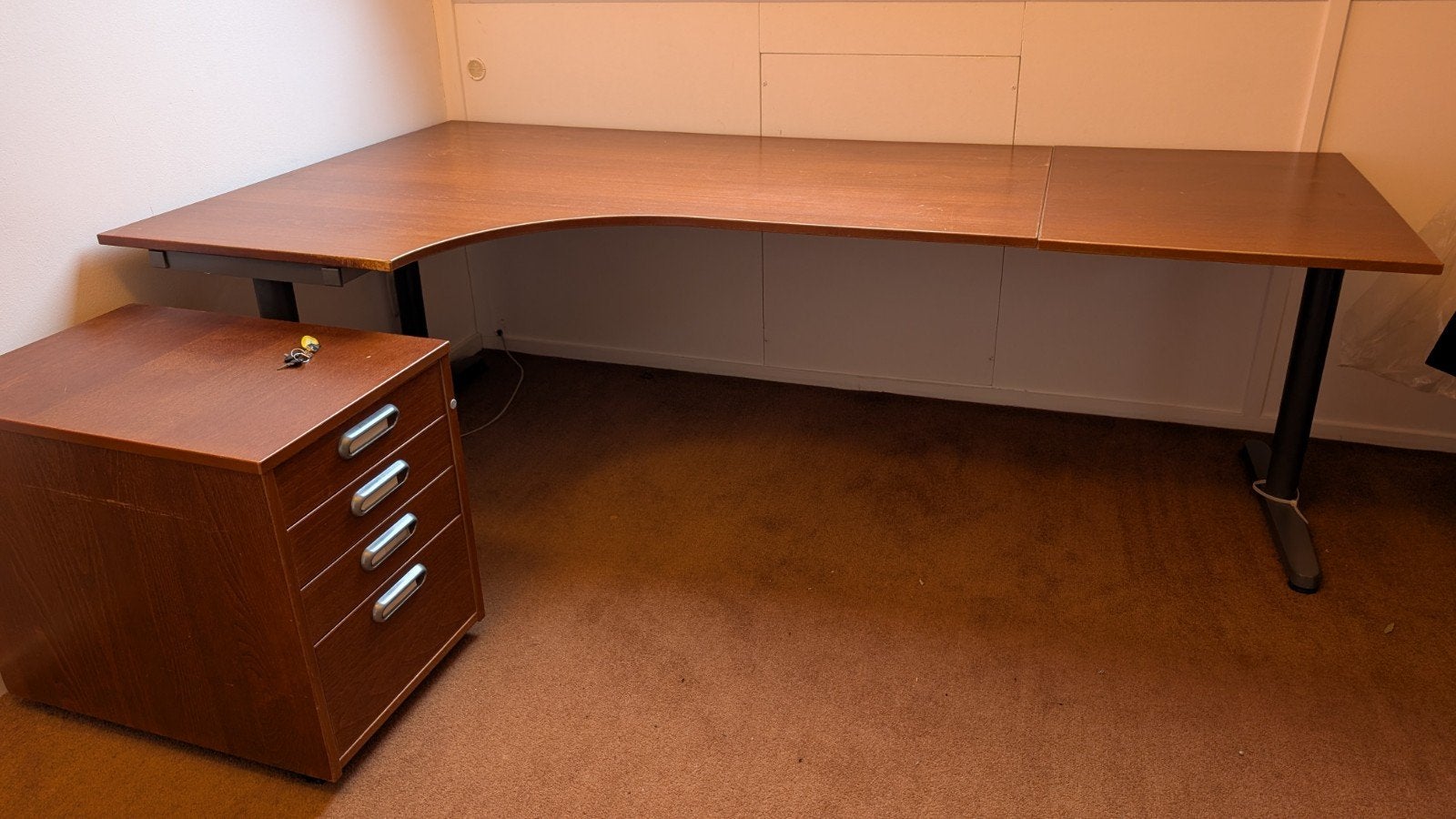 hoekbureau met kasten, Ophalen, In hoogte verstelbaar, Gebruikt, IKEA