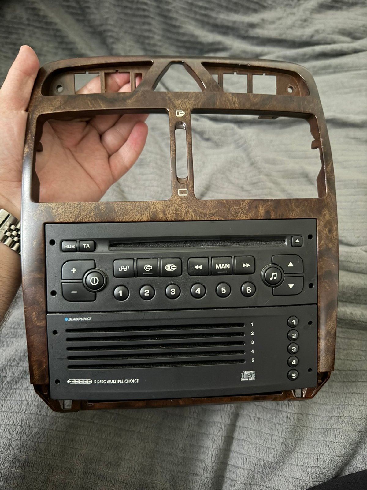 Peugeot 307 Radio + CD-wisselaar (Hout look)⁠, Ophalen of Verzenden, Zo goed als nieuw