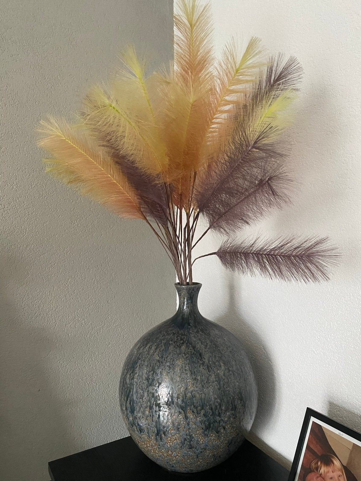 Decoratieve vaas met pluimen - Gebruikt maar netjes, Gebruikt, Meerkleurig, Inclusief decoratie, Ophalen of Verzenden