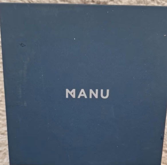 MANU qube wireless charger & power bank, Telecommunicatie, Powerbanks, Ophalen, Nieuw, Manu Qube