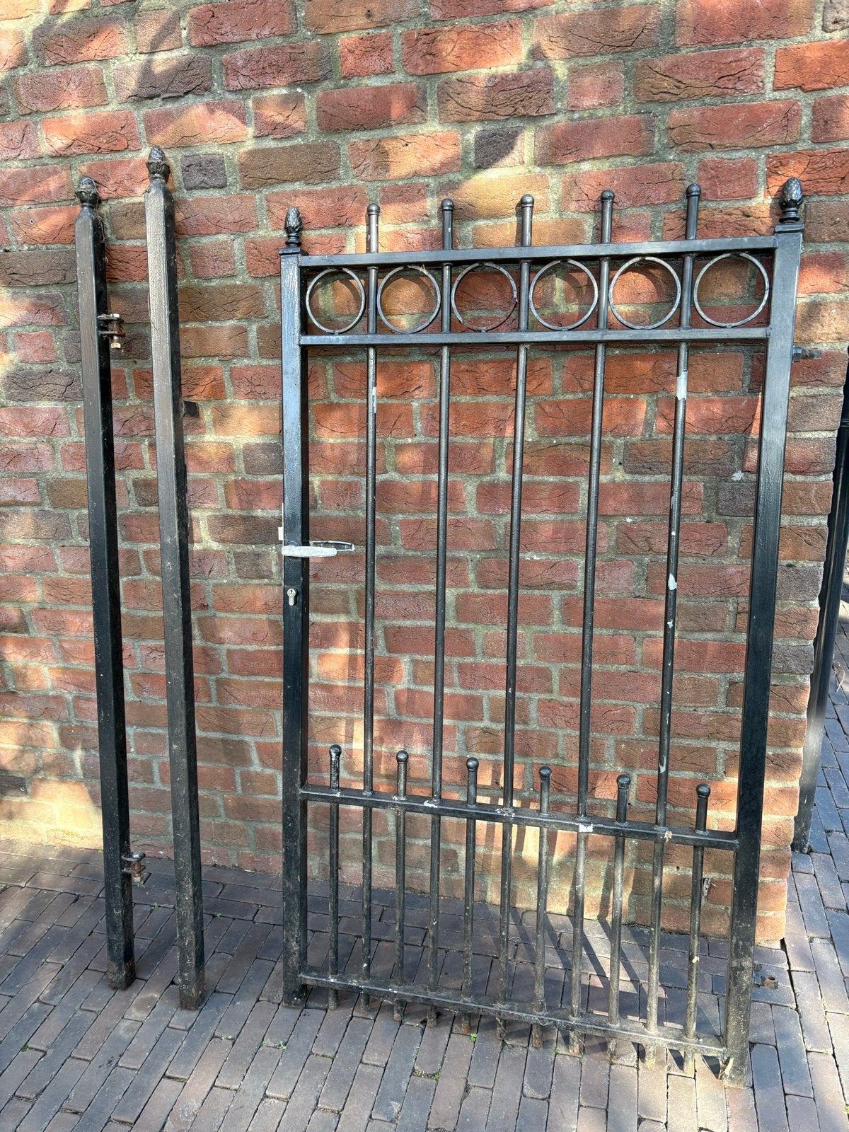 Zwart ijzeren sierhekwerk met poort, Tuin en Terras, Ophalen, Met poort, Gebruikt, Sierhekwerk