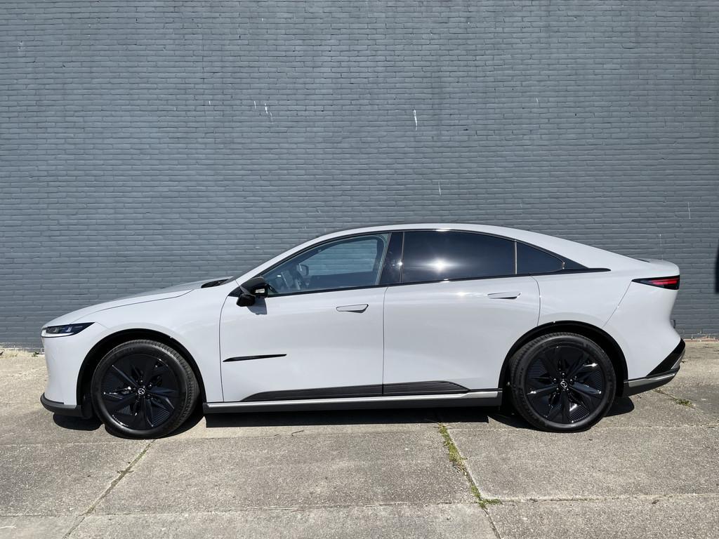 Mazda 6e Takumi Long Range 80 kWh | BLACK PAKKET (bj 2026), Auto's, Mazda, Automaat, Achterwielaandrijving, Zwart, 80 kWh