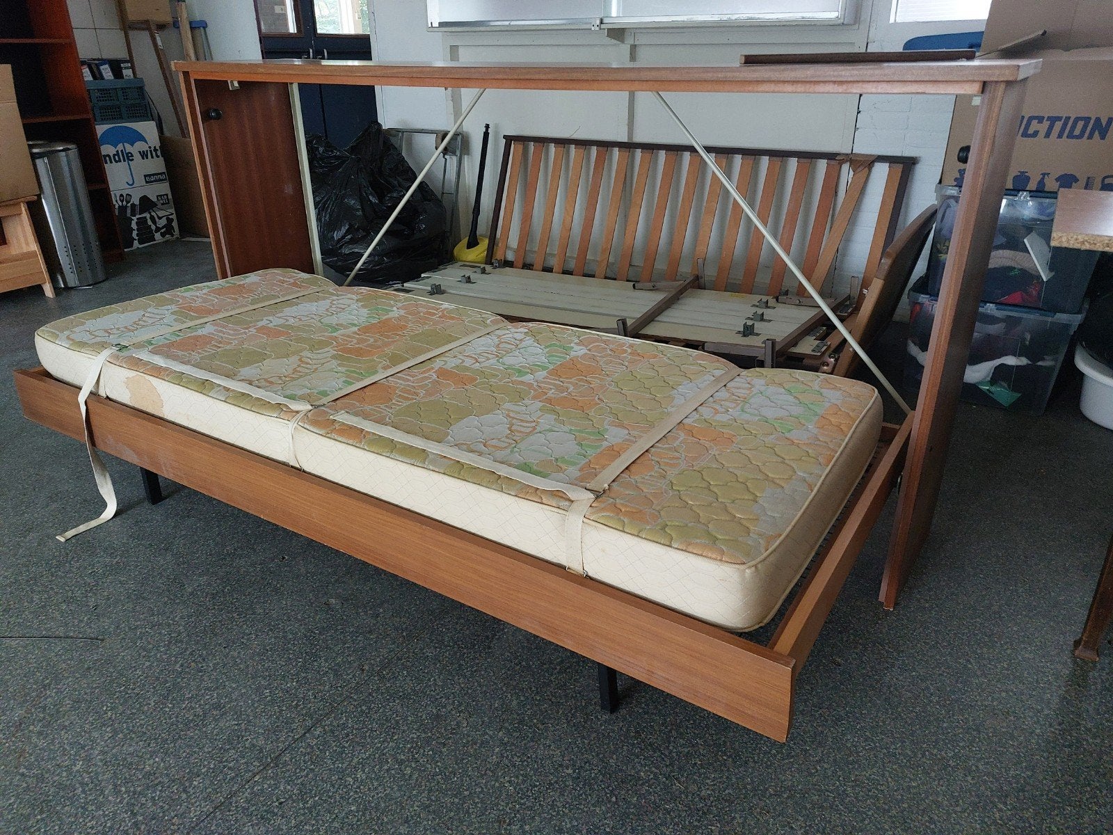 Vintage opklapbed/logeerbed in kast - Teak look, Ophalen, Gebruikt, Eenpersoons, Bruin