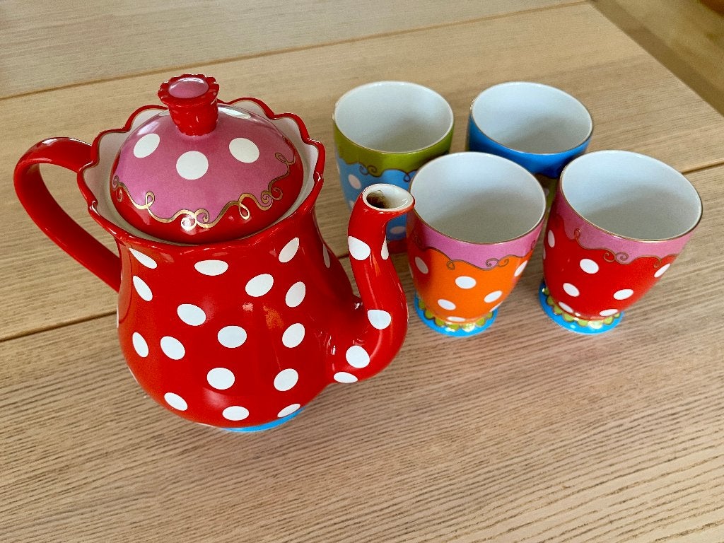 Oilily-servies theepot en 4 kopjes, Huis en Inrichting, Gebruikt, Overige merken, Ophalen of Verzenden, Porselein