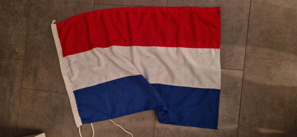 Nederlandse  vlaggen, Ophalen of Verzenden, Zo goed als nieuw