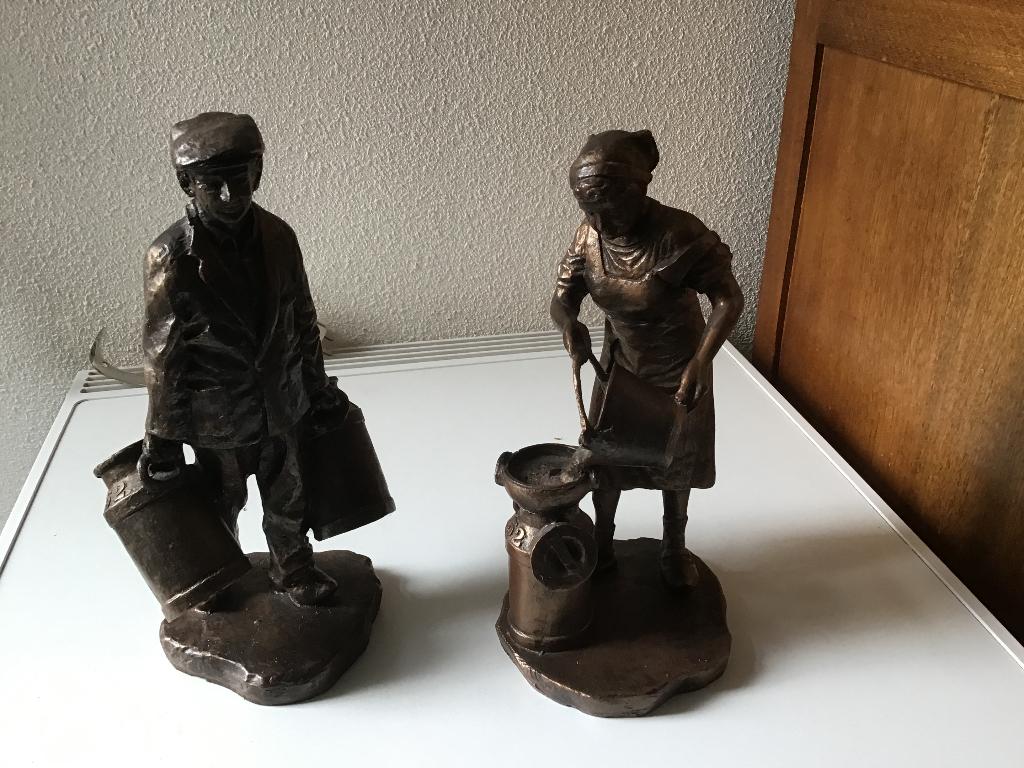Beelden boer en boerin, Ophalen, Zo goed als nieuw, Mens