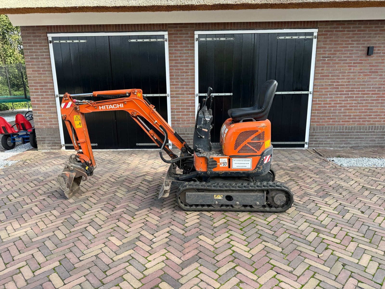 Hitachi minigraver met 2 bakken