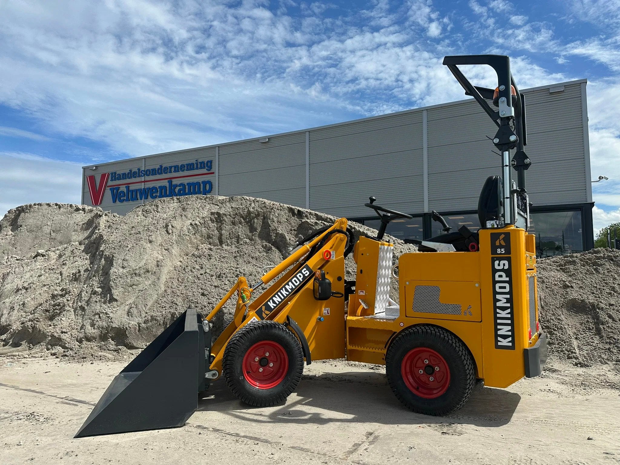 Knikmops 85 | bouwjaar 2026 | Uit voorraad leverbaar!, Wiellader of Shovel