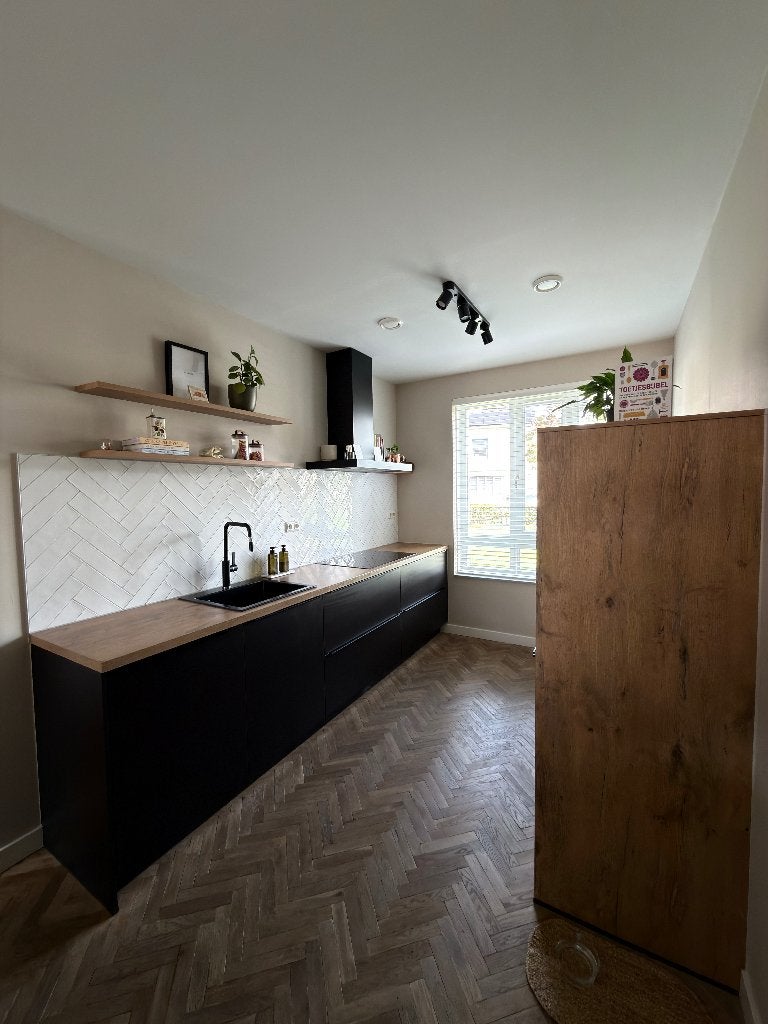 Zwarte keuken + kastenwand, Pelgrim/Bosch, incl. demontage, Ophalen, Zwart, Dubbelwandige keuken, Zo goed als nieuw