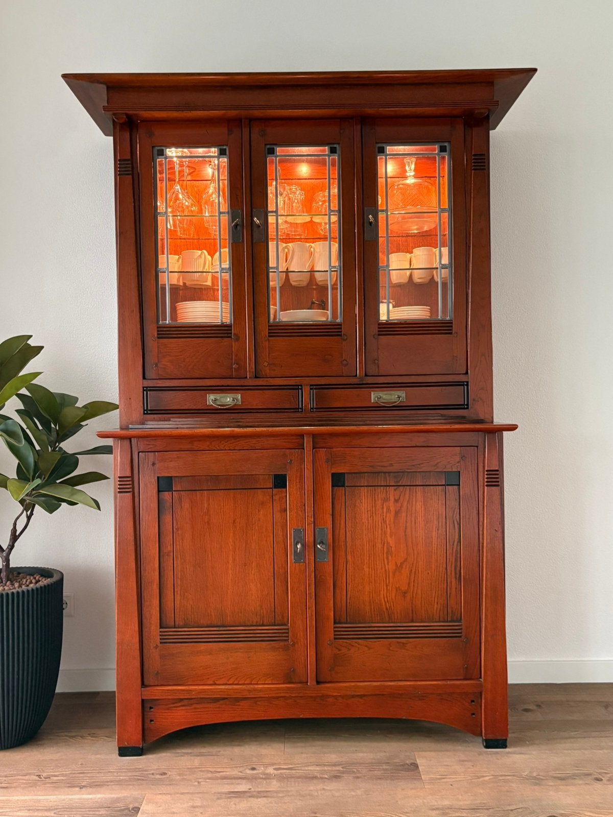 Schuitema Art Deco/Jugendstil Buffetkast met Glas-in-Lood, Ophalen