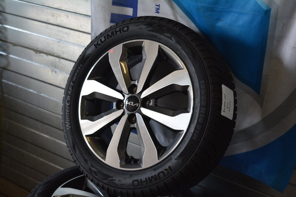 Originele nieuwe "16" Winterset voor op een Kia Stonic, Ophalen, 16 inch, Banden en Velgen, Nieuw